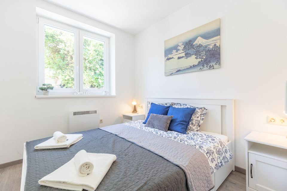 Guest bedroom 2